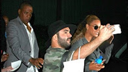 Jay Z -- Manhandles Crazed Beyonce Fan -