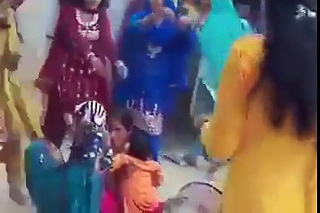 HOT SCENE