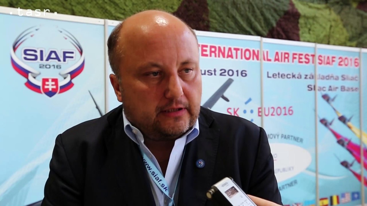 SLIAČ: SIAF 2016 láka na bombardér B-52, ale aj akrobatické letky
