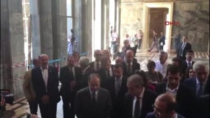 Barzani, Meclis'te Bombalanan Yerleri Gezdi