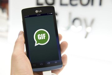 Como enviar gifs por whatsapp