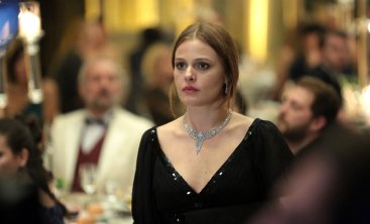 Naz Elmas Kösem Kadrosuna Dahil Oldu