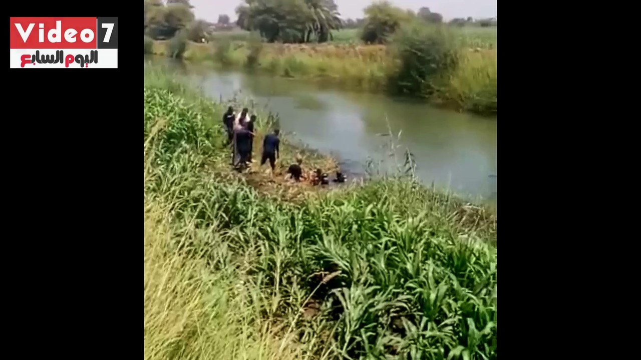 انقلاب سيارة نقل بترعة فى قنا.. وانتشال 3 من مس...