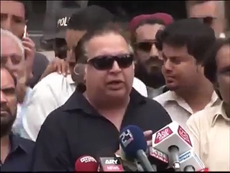 What Happened with imran Ismail In Karachi?