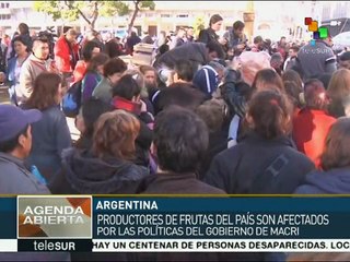 Argentina: maestros y productores exigen al pdte. más apoyos