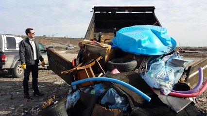 Trash Bandicoot dump trailer unloading junk at Brady Landfill Winnipeg