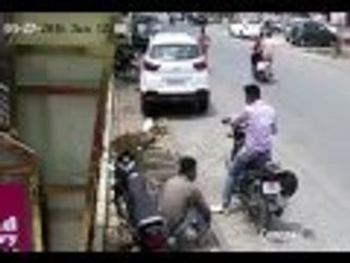 Bike Theft Caught on Camera in India LIVE.