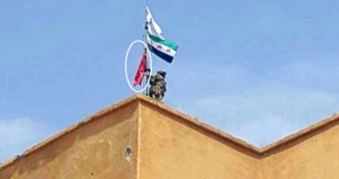 Cerablus Keklice'ye Önce ÖSO Ardından Türk Bayrağı Dikildi