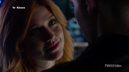 Shadowhunters Clary and Jace Kiss