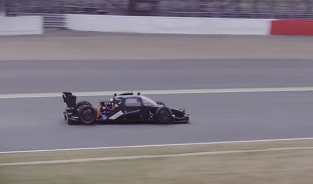 VÍDEO: Te presento a 'DevBot', el primer coche de carreras autónomo de Roborace