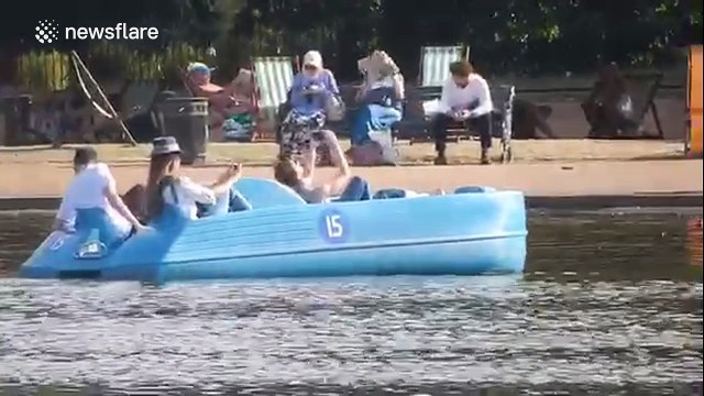 Londoners bask in heatwave