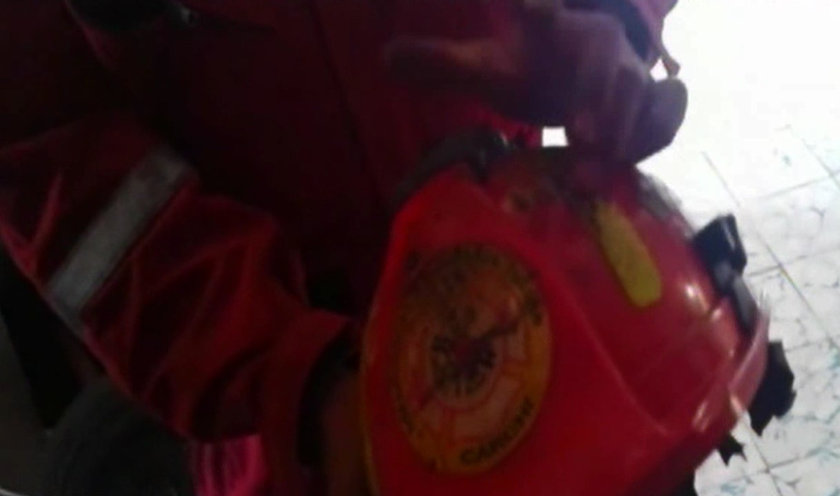 Dos bomberos cayeron mientras intentaban apagar incendio forestal