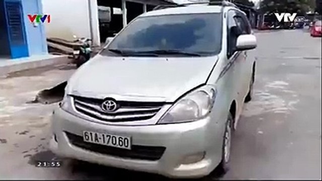 Tp.HCM: Bắt giữ 1 xe ô tô chở 2.000 bao thuốc lá lậu.