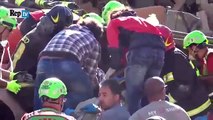 Terremoto, donna estratta viva dalle macerie a Amatrice (1)