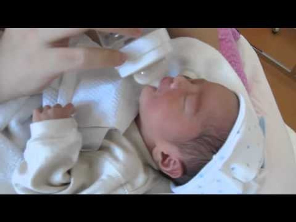 Rio 2 days old bu binh 19102011 MOV