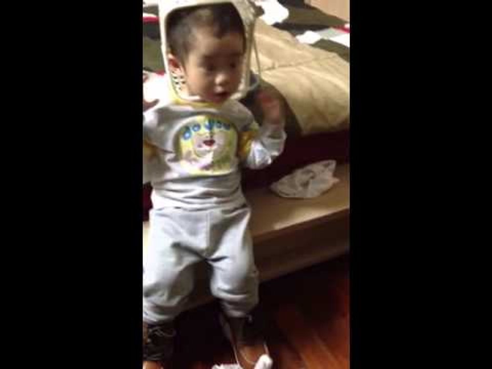 Rio lấy rổ làm nón Rio 2 tuổi