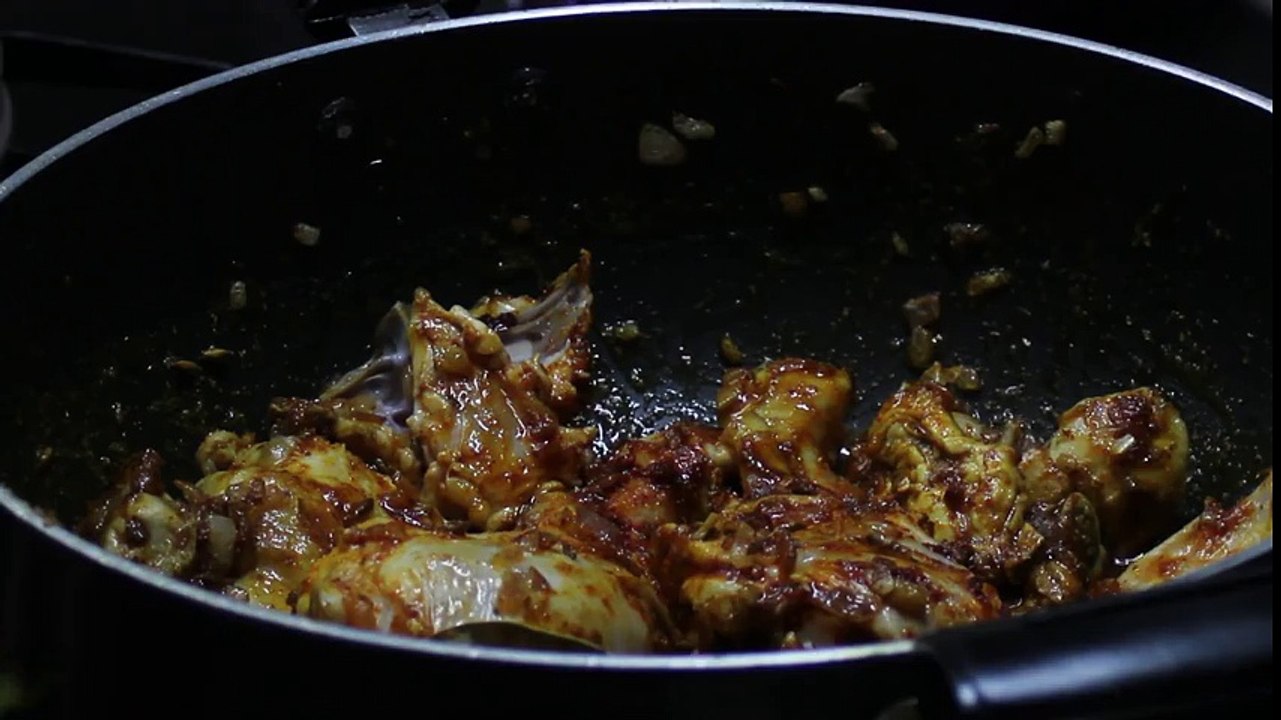 How to Make Lahori Chicken Curry - Easy Cook with Food Junction
