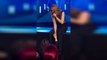Céline Dion tient la main d'une petite fille trisomique en plein concert... emouvant