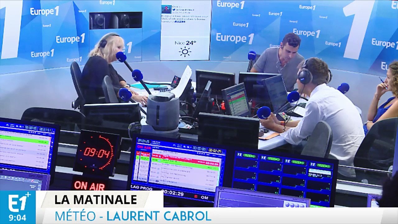 Thomas Sotto et ses chaussettes... Donald Trump !