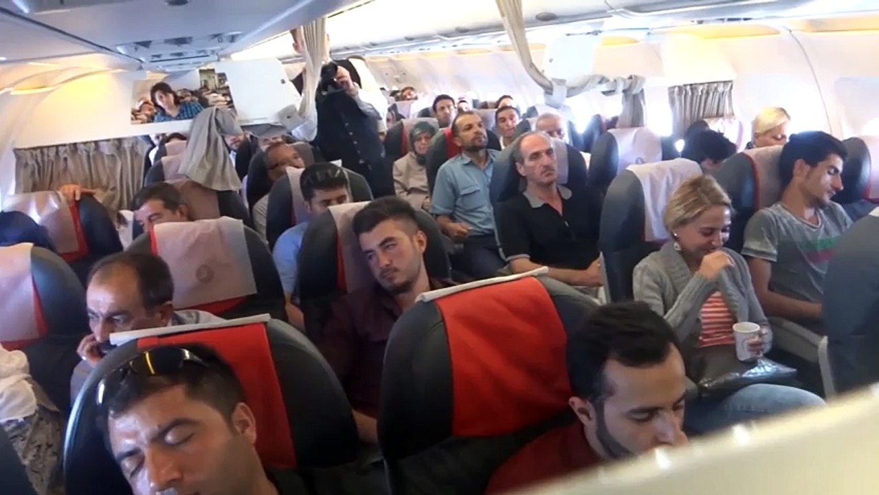 Pilotun uçakta evlenme teklif etmesi