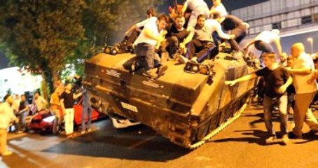 Darbe Gecesinin Görüntülerini İzleyen ABD'li Heyet Şoke Oldu