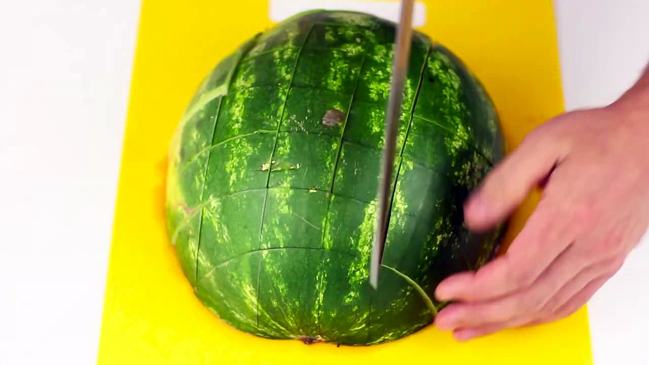 9 façons originales de découper une pastèque