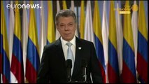 Kolombiya hükümeti ülkede 50 yıldır gerilla savaşı yürüten Kolombiya Devrimci Silahlı Güçleri (FARC) ile yürüttüğü ateşkes ve silah bırakma görüşmelerinde nihai barış anlaşmasına vardı.