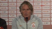 Galatasaray Teknik Direktörü Jan Olde Riekerink, Akhisar Maçı Öncesi Basın Toplantısında Medyanın...