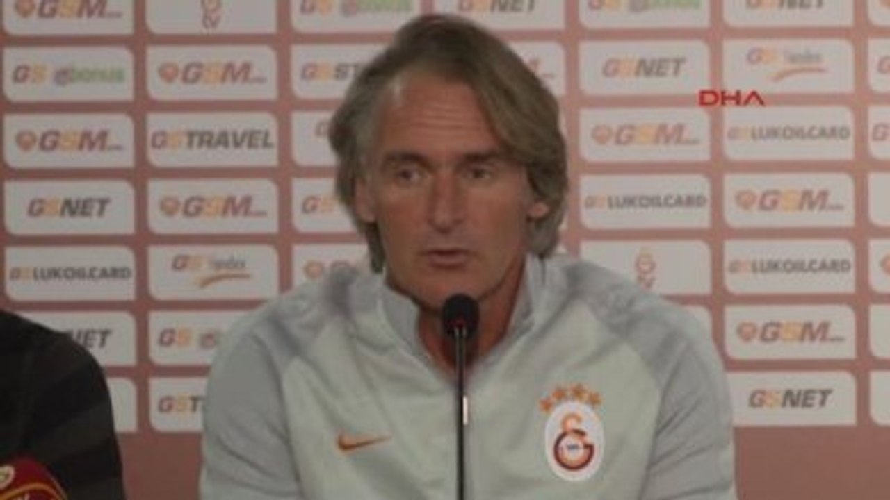 Galatasaray Teknik Direktörü Jan Olde Riekerink, Akhisar Maçı Öncesi Basın Toplantısında Medyanın...