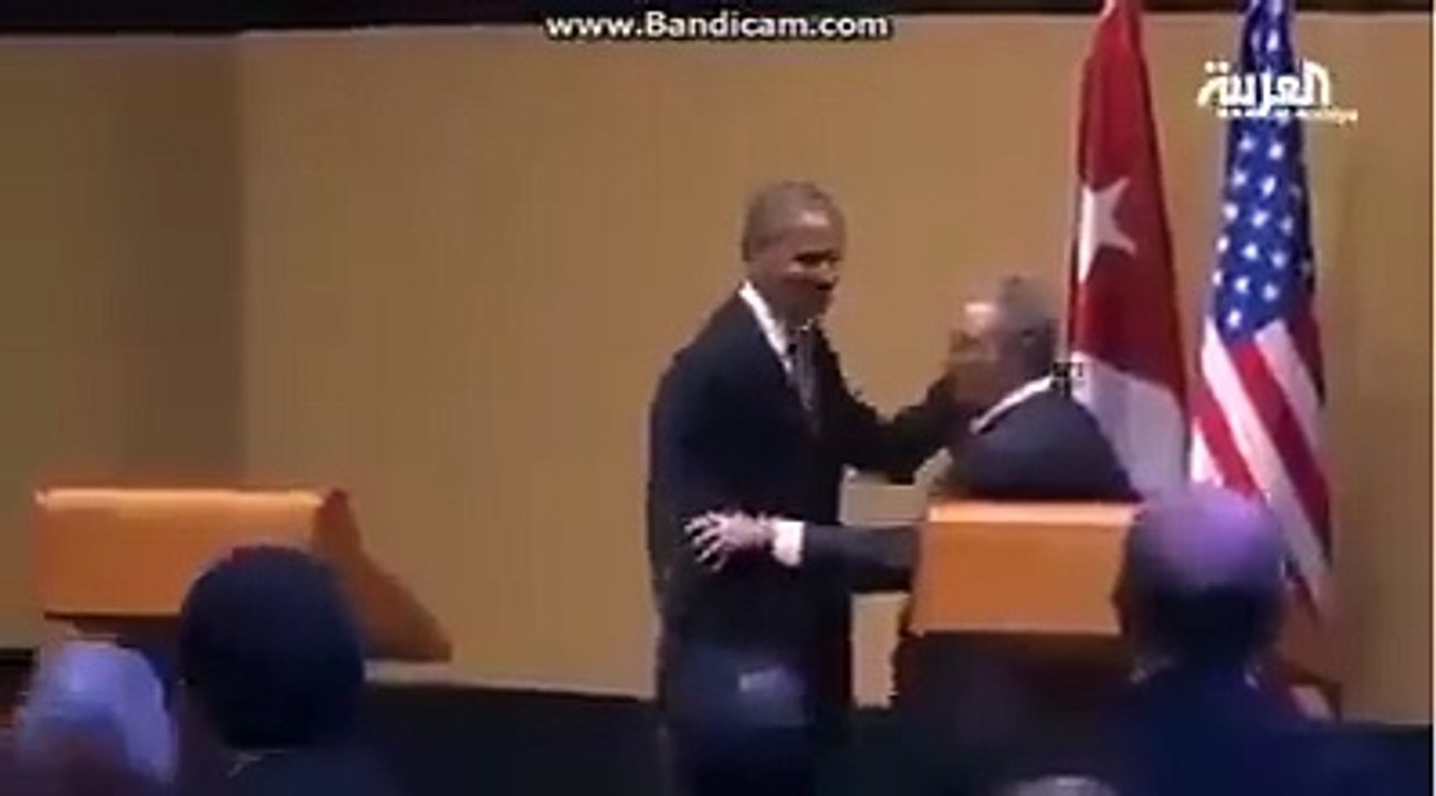 Obama and Cuban president handshake