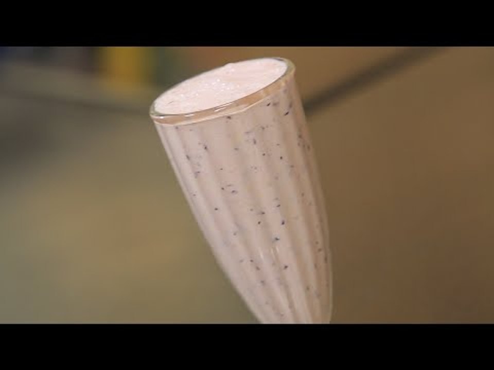 سموذي الموز بالتوت | شريف الحطيبي