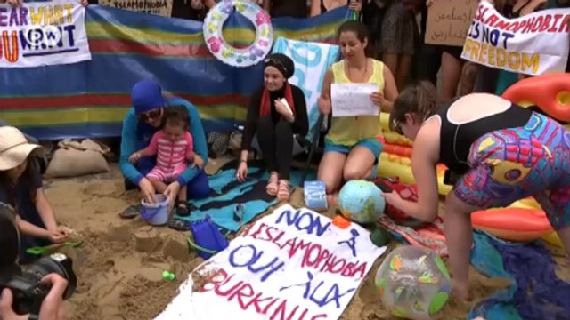 В Лондоне прошла акция против запрета буркини (26.08.2016)