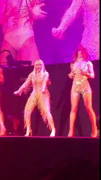 Feeling Myself Nicki Minaj ft Beyonce live SA