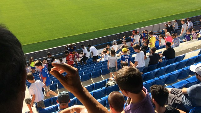 Séance de dédicace au SM Caen