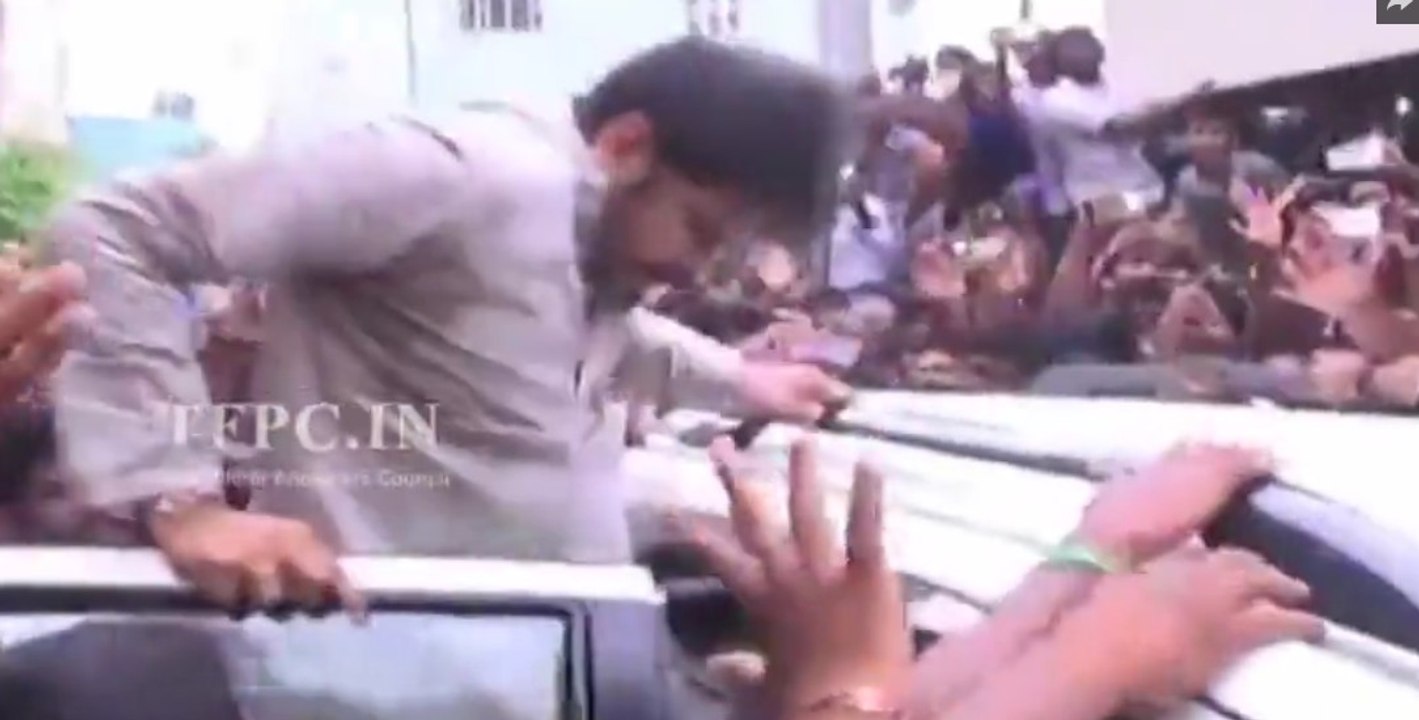 pawan kalyan craze at tirupathi
