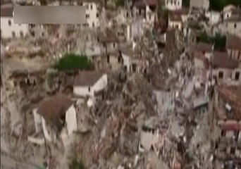 Aumenta número de fallecidos por terremoto en Italia