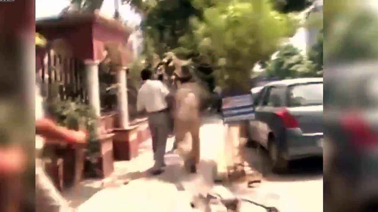 Police Wale Di Aaps Vich WWE Style Ladai