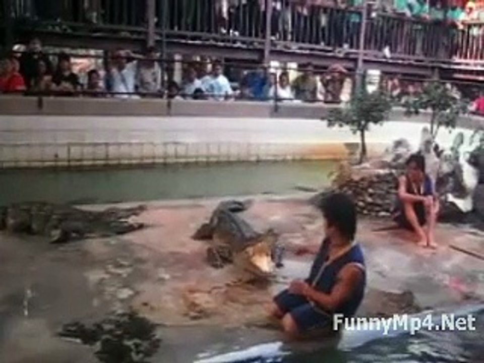 hahah bechara dar gaya
