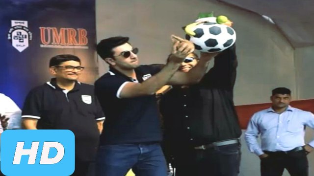 Ranbir Kapoor Breaks DAHI HAND On Janmastami!