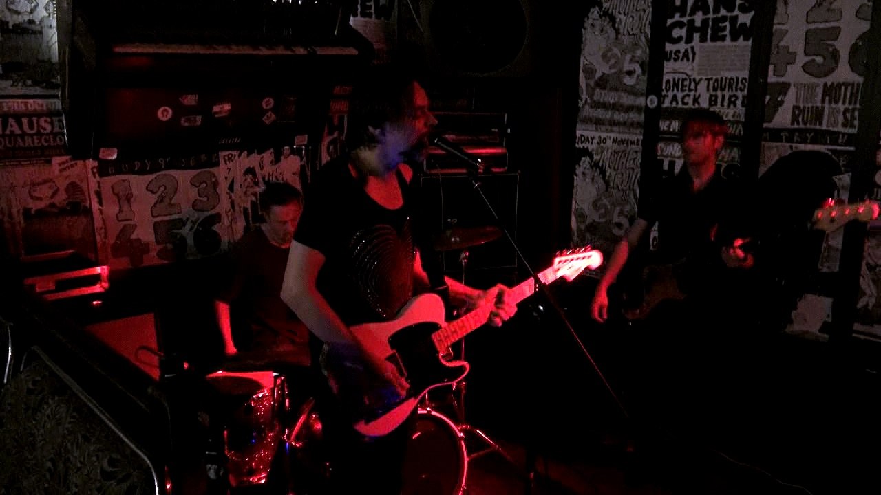 25-08-16 at the Mothers Ruin The Infinite Three