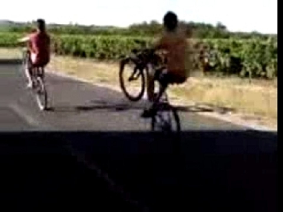 velo cabrage (stuntbike) cris et gaguy