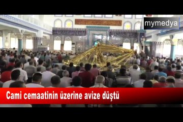 Cami cemaatinin üzerine avize düştü