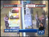 Cámaras de seguridad captan robo a dos jóvenes en Cuenca