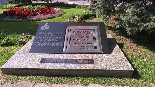 Ditëlindja e Nënës Terezë, hapet ekspozitë e letërkëmbimit të Terezës