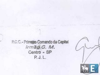 Vídeo mostra suspeito enviando cartas com ameaças de morte