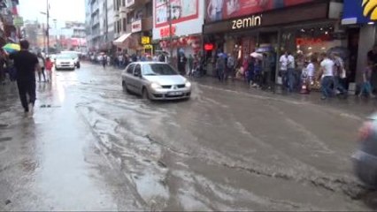 Zonguldak'ta Sağanak Yağmur Nedeniyle İş Yerlerini Su Bastı