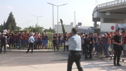 Galatasaray Kafilesi İzmir'e Geldi