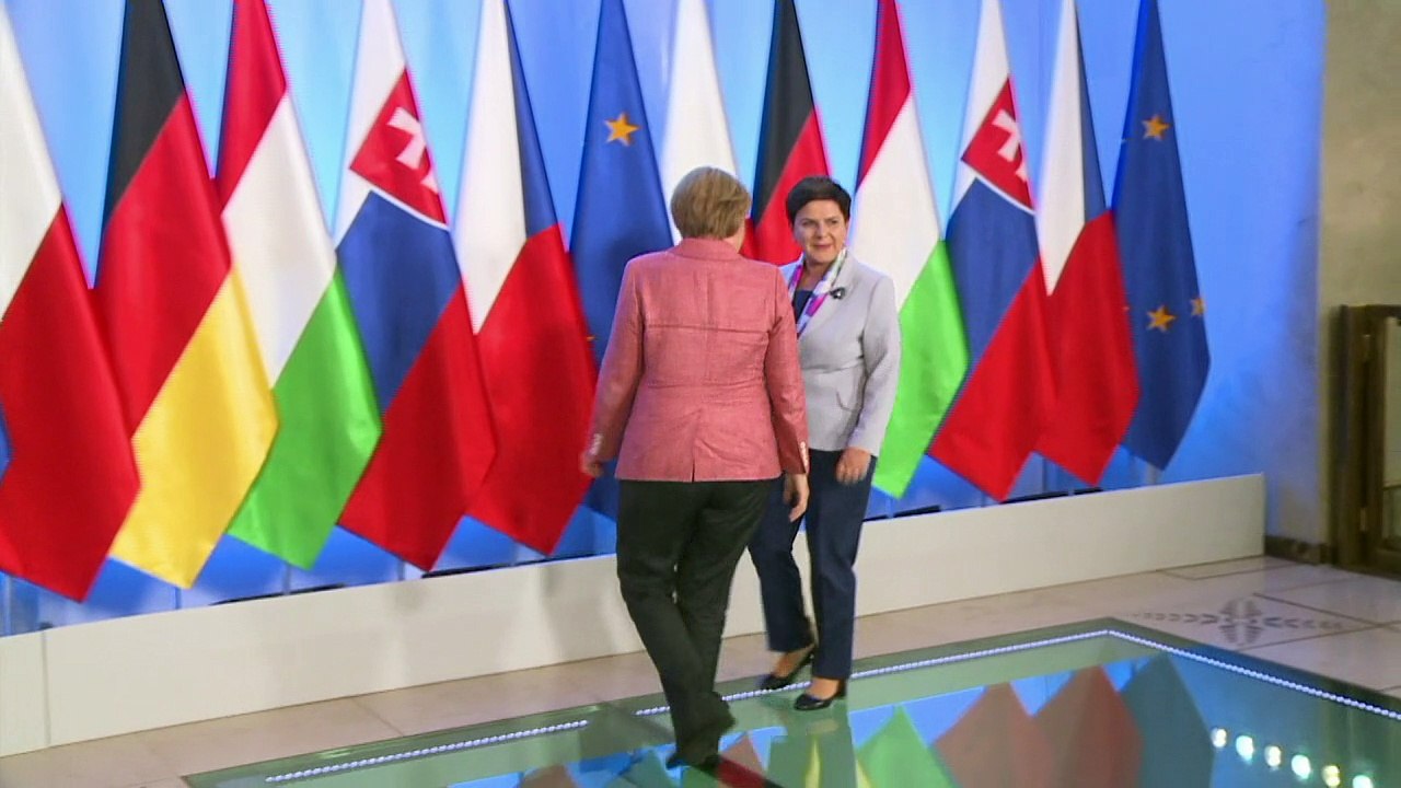 Hongrie et Tchéquie plaident pour une armée européenne commune