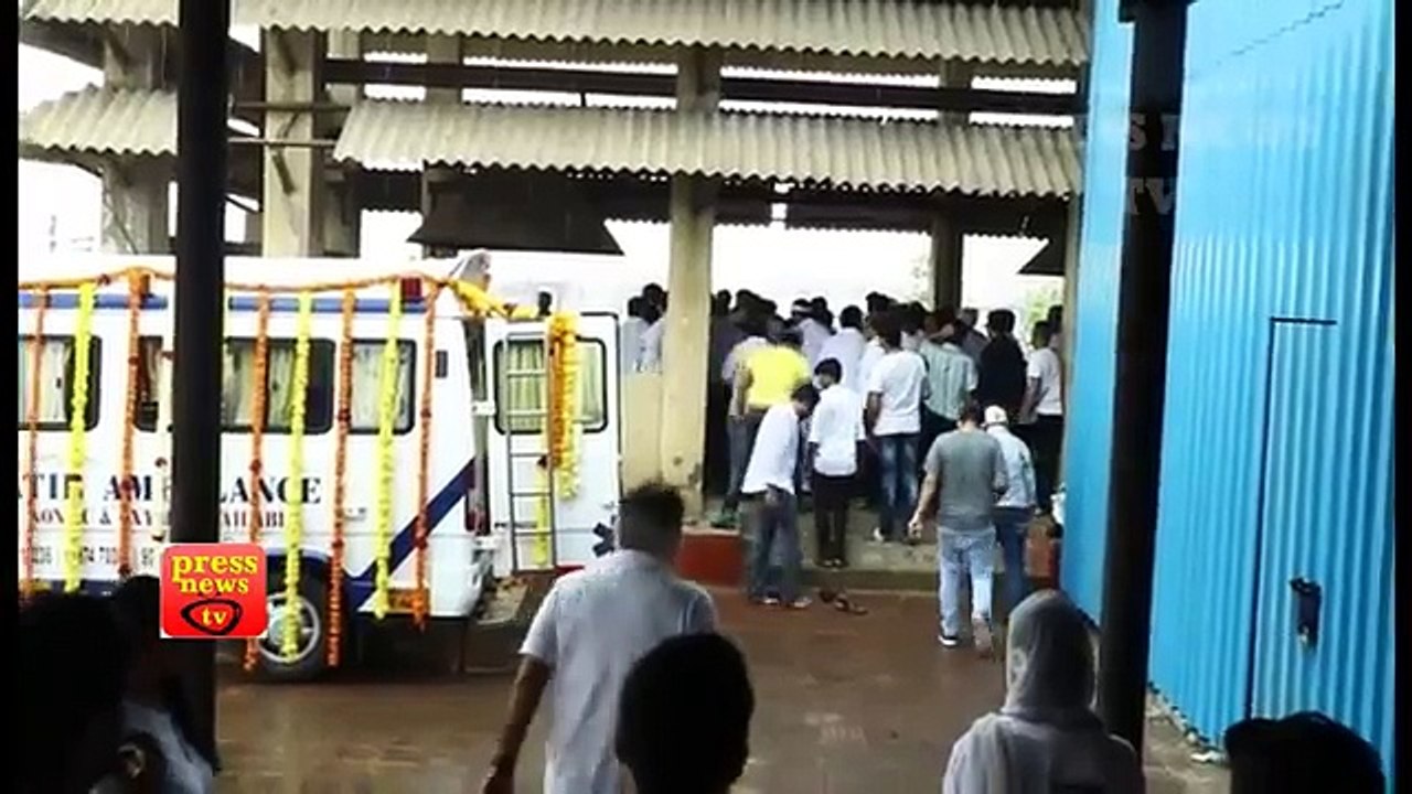 Krushna Abhishek’s Father Passes Away after Fighting Cancer _ Full Funeral Video