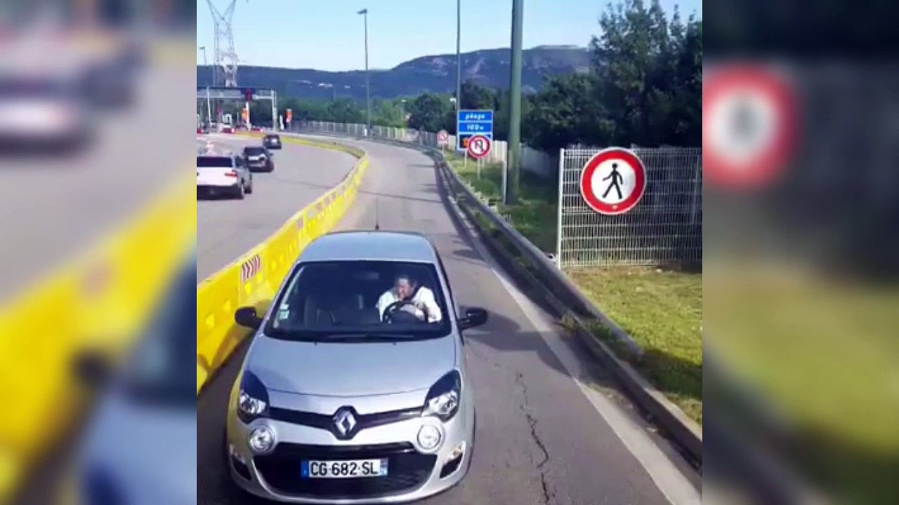 Une mamie veut prendre une autoroute à contre sens